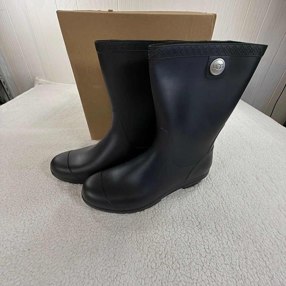 NWT UGG Sienna Matte Rain Boots Womens 10 Black Excellent